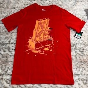 Nike T-shirt Boys XL Graphic Dri-Fit Fabric, Lightweight Red/Orange  New